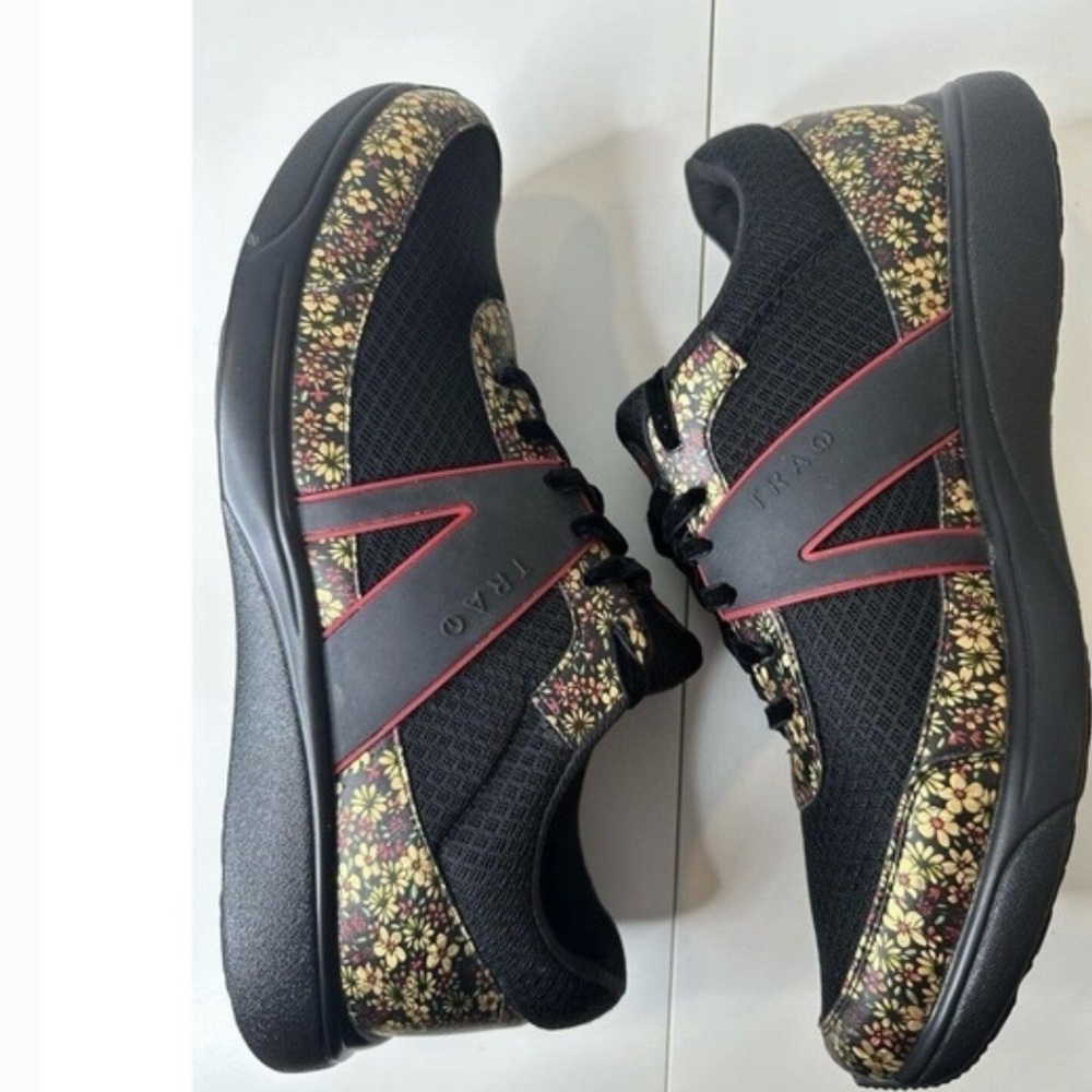 7-1/2 Alegria Sneakers with floral Design